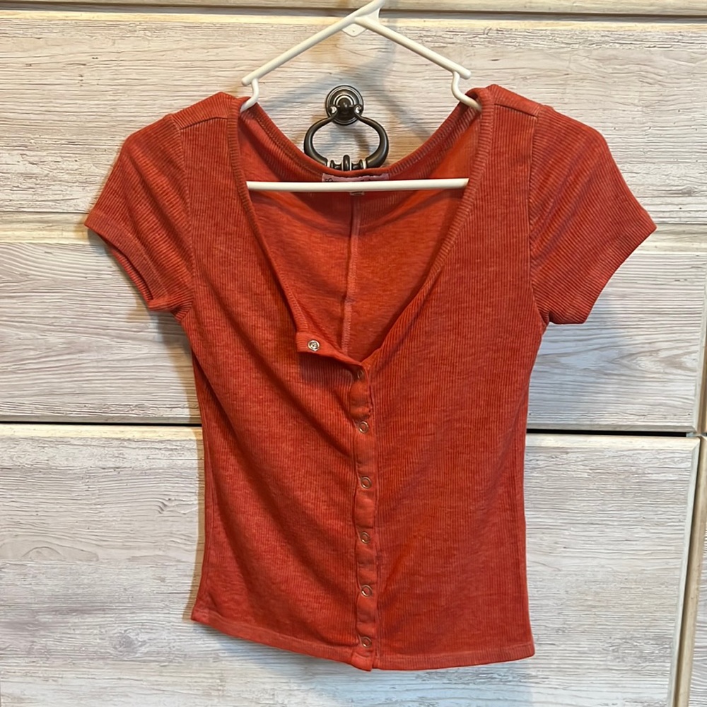 Red cropped shirt